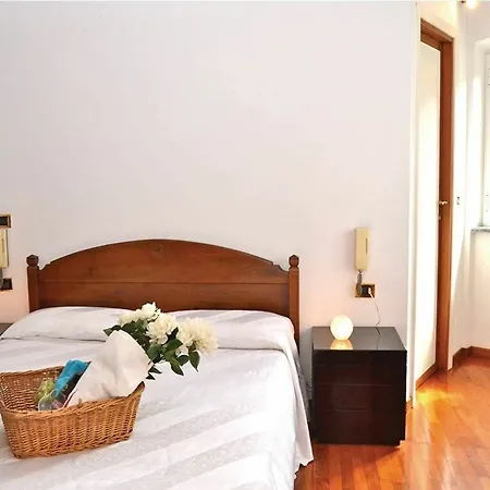 With 3 Bedrooms In Genova, With Wonderful Mountain View, Enclose *