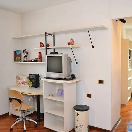 With 3 Bedrooms In Genova, With Wonderful Mountain View, Enclose *