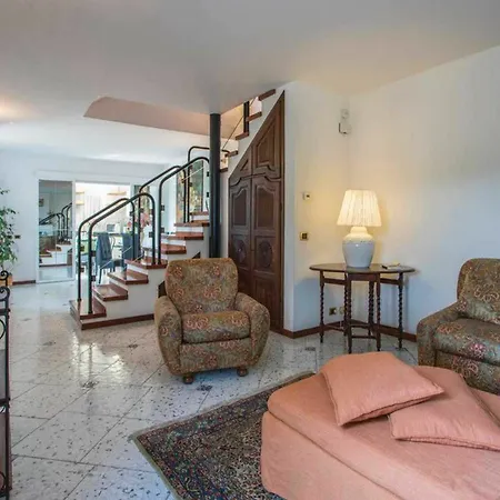 With 3 Bedrooms In Genova, With Wonderful Mountain View, Enclose Villa *