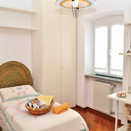 With 3 Bedrooms In Genova, With Wonderful Mountain View, Enclose Genoa