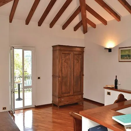 With 3 Bedrooms In Genova, With Wonderful Mountain View, Enclose