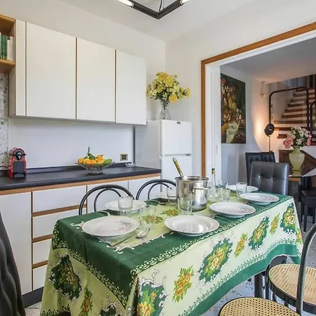 With 3 Bedrooms In Genova, With Wonderful Mountain View, Enclose Genoa